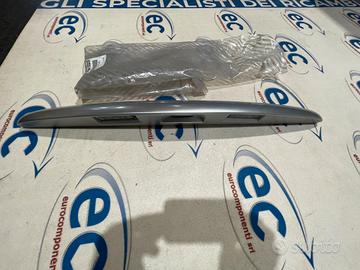 735434183 MANIGLIA PORTELLONE POSTERIORE CROMATA Y