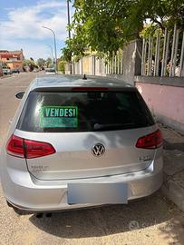 AUTO BERLINA GOLF Vll serie 2000