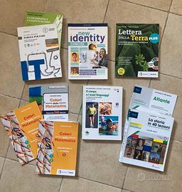 Libri di testo scolastici nuovi mai usati