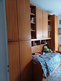 Armadio con letto a ponte e altra rete estraibile