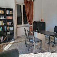 Stanza privata uso ufficio