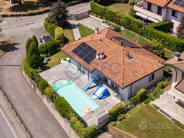 Villa di 242 m² con più di 5 locali e box auto dop