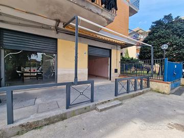 Via Piave- Negozio con due vetrine frontrestrada