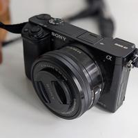 Sony Alpha 6000 (ILCE-6000L) + 16-50mm + acc