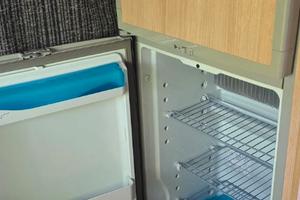 Frigorifero dometic 150 trivalente