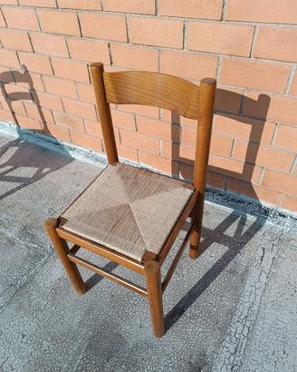 Sedie in legno con seduta in paglia