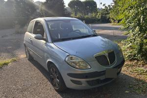 Lancia y 2003