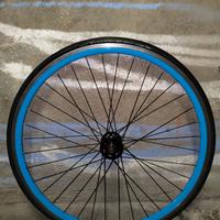 Ruota anteriore 28" blu a profilo alto
