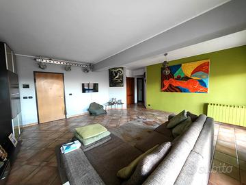 Ampio quadrilocale in via Catara Latteri con box