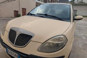 Lancia Ypsilon 1.2 perfetto per i neopatentati