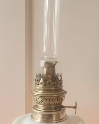 Antica lampada/lume a petrolio/olio primi 900