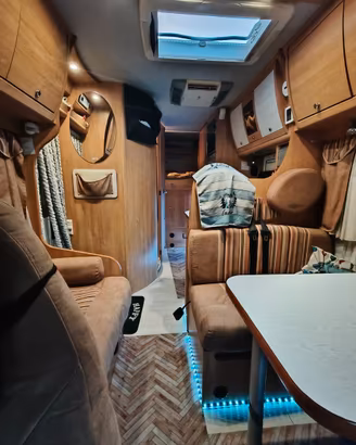 Camper mansardato