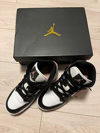 Air Jordan 1 MID