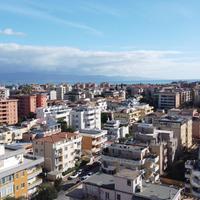 Ampio pentavano con giardino - cantina e box auto