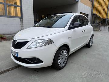 Lancia Ypsilon 1.0 FireFly 5 porte S&S Hybrid Ecoc