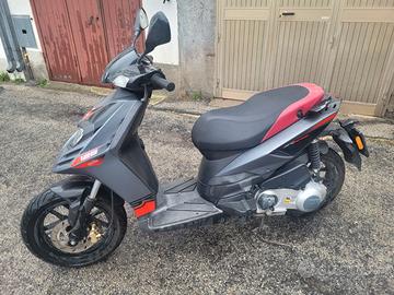 Aprilia scooter 125
