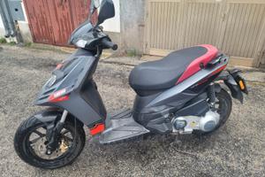 Aprilia scooter 125