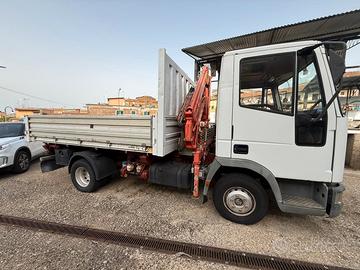 Iveco 75 con cassone ribaltabile e gru