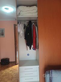 Armadio con porte scorrevole