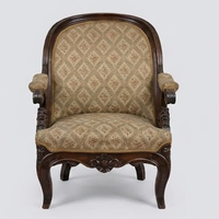 Elegante Poltroncina Antica in Legno Intagliato