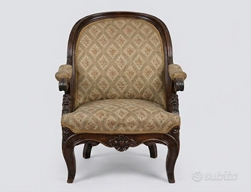 Elegante Poltroncina Antica in Legno Intagliato