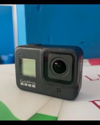 gopro hero 8 black + 3 batteria con caricatore