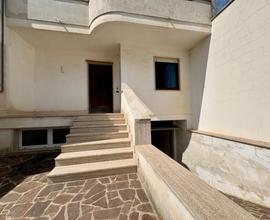 VILLA A SCHIERA A VERNOLE