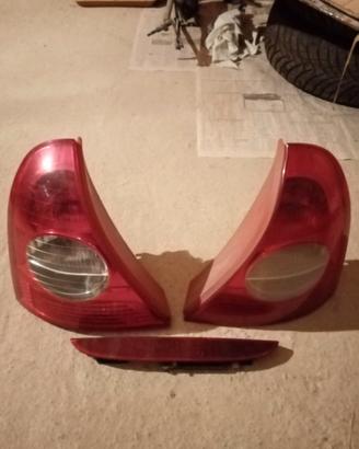 Fari posteriori, olio elf clio 2 benzina anno 2004