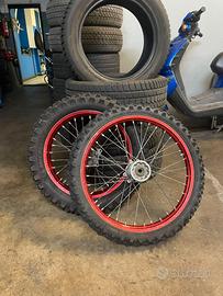 Cerchi enduro anodizzati +gomme. PREZZO TRATTABILE