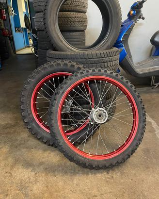 Cerchi enduro anodizzati +gomme. PREZZO TRATTABILE