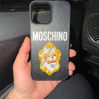 Cover originale Moschino cellulare 13 pro max