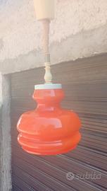 Lampada a sospensione anni 70.