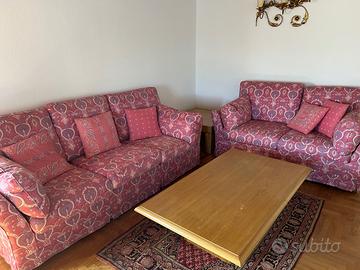 Coppia di divani in stile tirolese