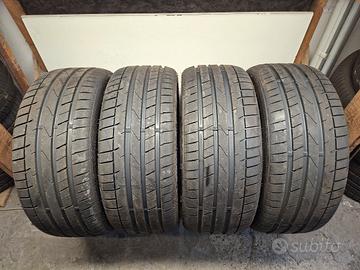 gomme 215/40/18 starmaxx nuove