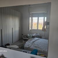 Comodino grande compreso di specchio