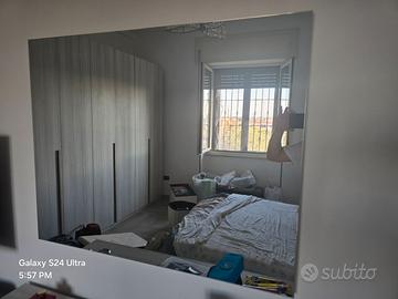 Comodino grande compreso di specchio