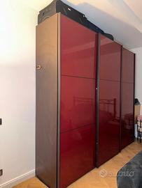 Armadio con porte scorrevoli