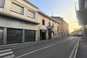 NEGOZIO A RESCALDINA