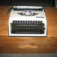 Macchina da scrivere Triumph