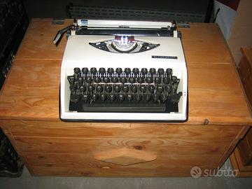 Macchina da scrivere Triumph