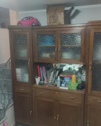 Credenza a tre corpi con alzata metà del XX secolo