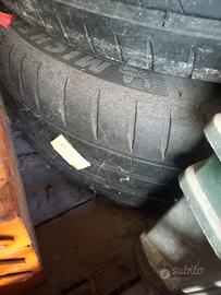 gomme 4 stagioni  con cerchi originali alfa