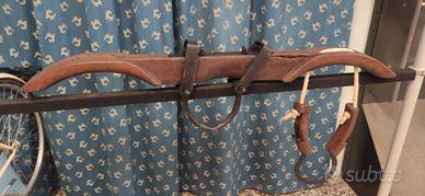 Attrezzatura antica diversi giogo per aratro