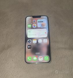 iPhone 13.