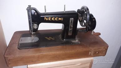 macchina da cucire Necchi 