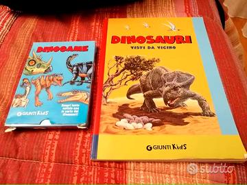 Libro e carte da gioco dei dinosauri 