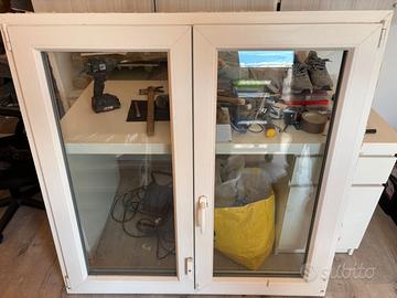 Finestra in pvc 120x120cm