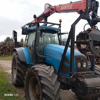 Landini con caricatore forestale