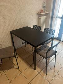 Tavolo e sedie