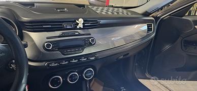 stereo originale più plancia Alfa Romeo Giulietta 